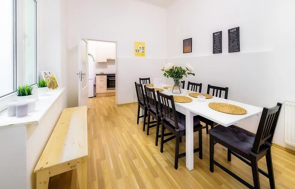 Friends Old Town Apartment Prag